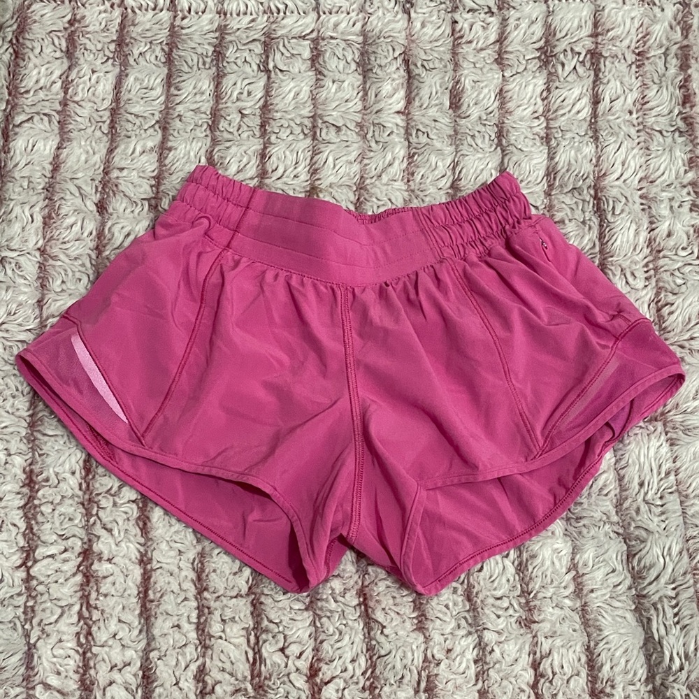 Sonic Pink Lululemon Low Rise 2.5 Hotty Hot Shorts